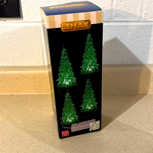 trees, that light up - Picture 1 of 5